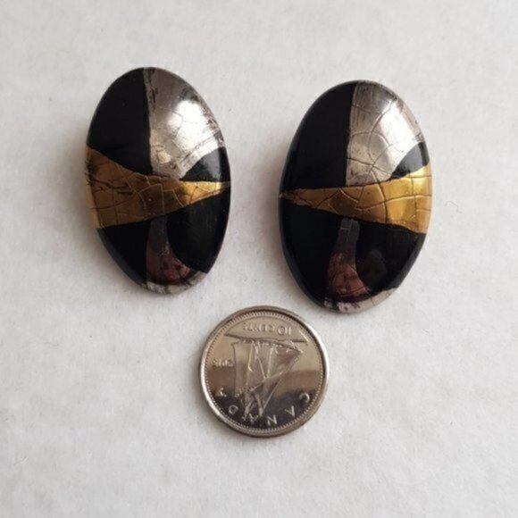 Vintage oval shaped black, gold, and silver clip on earrings retro - Picture 3 of 6